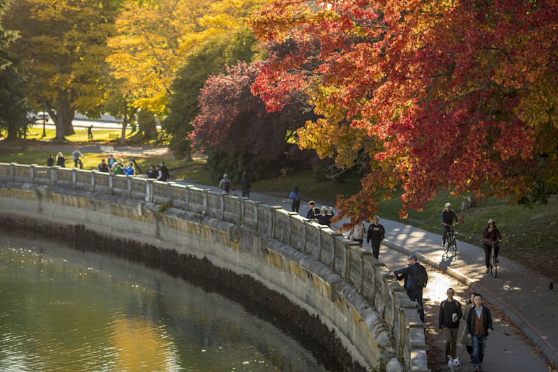 Stay in style at Marriott Pinnacle Downtown Vancouver