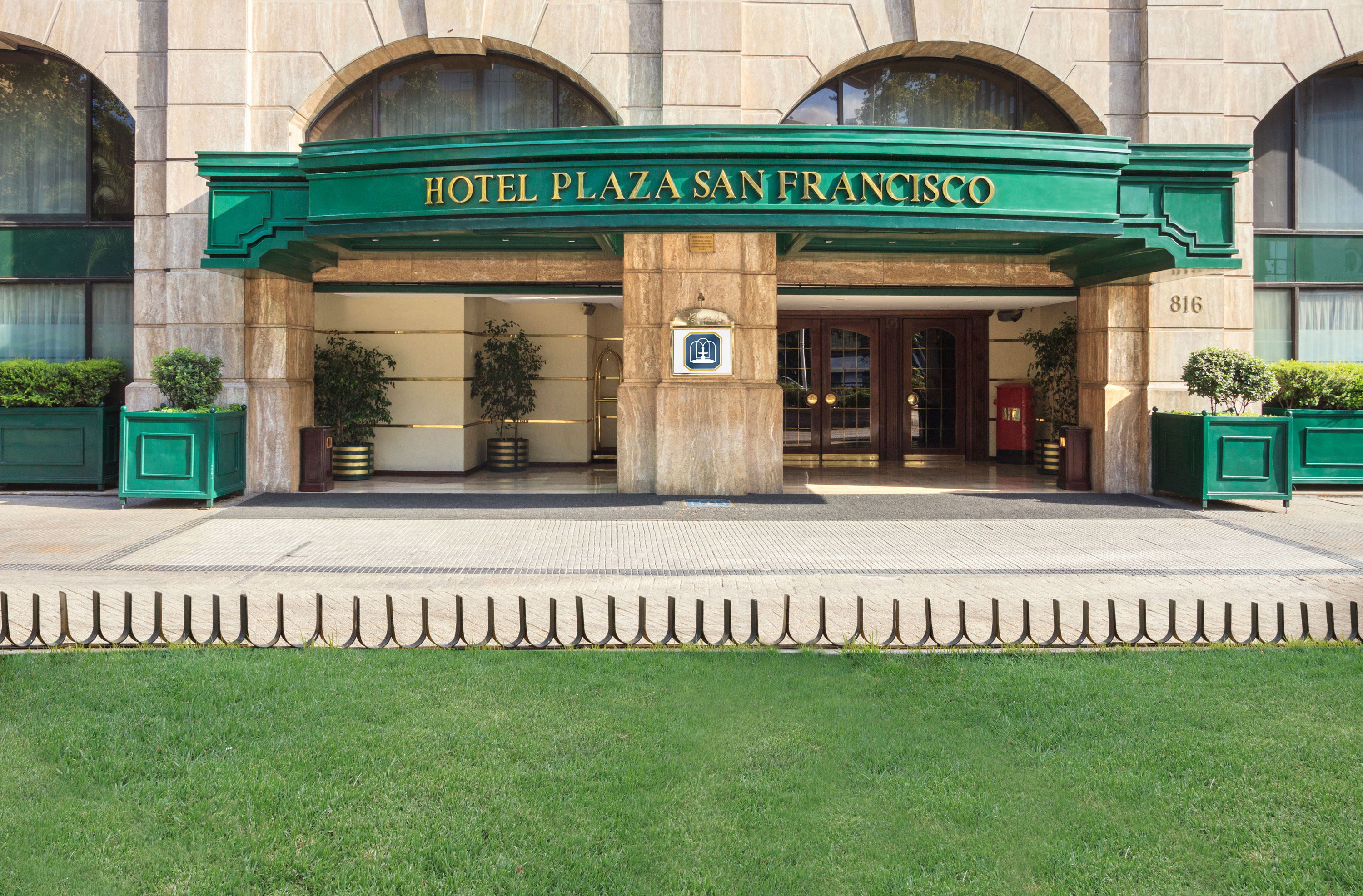 Stay in style at Hotel Plaza San Francisco