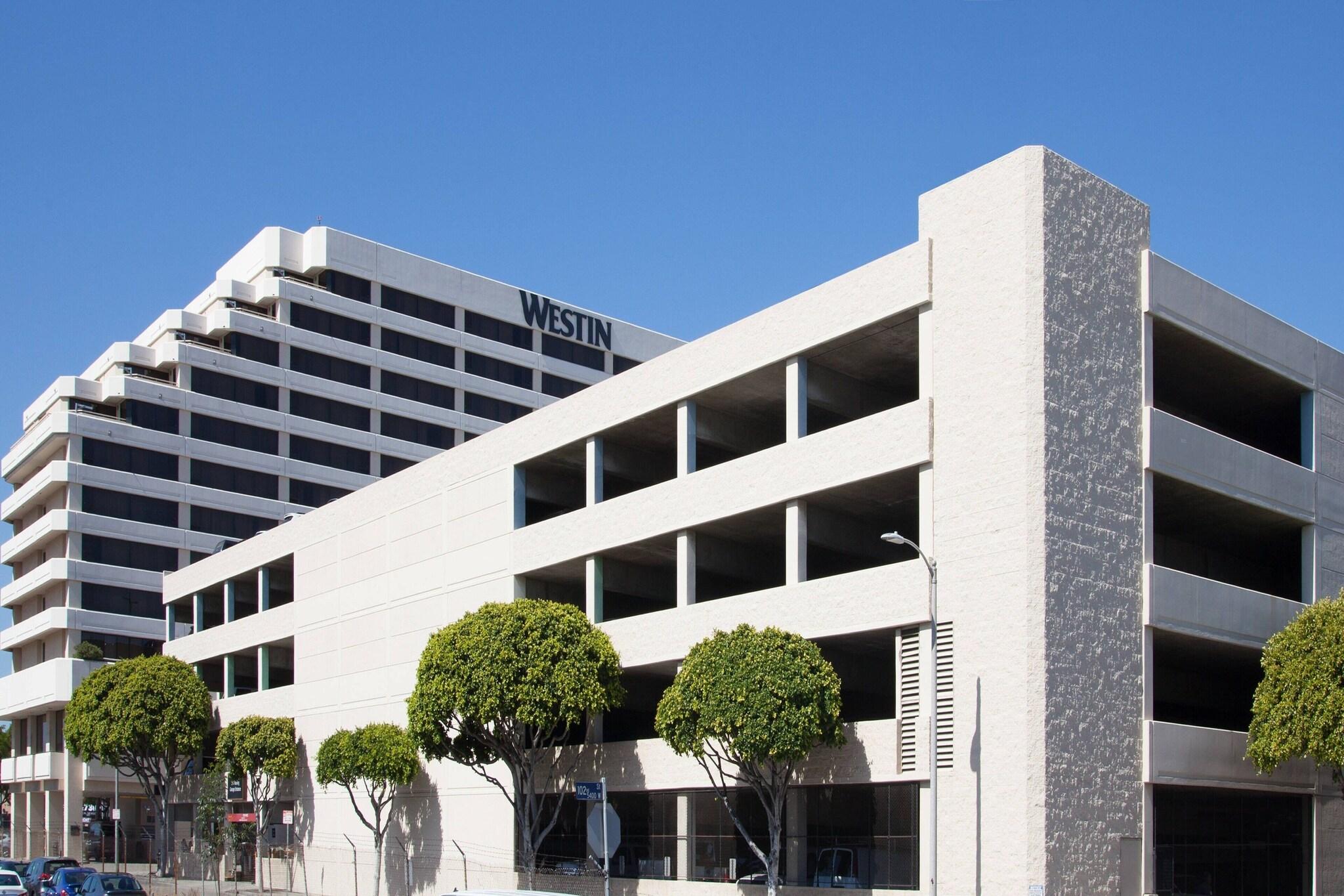 Stay in style at The Westin Los Angeles Airport