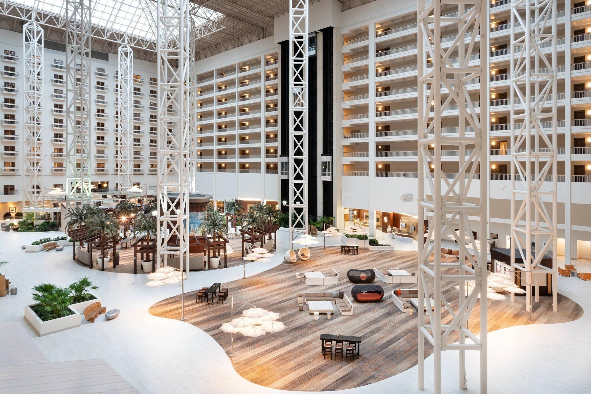 Stay in style at Renaissance Orlando Resort at SeaWorld