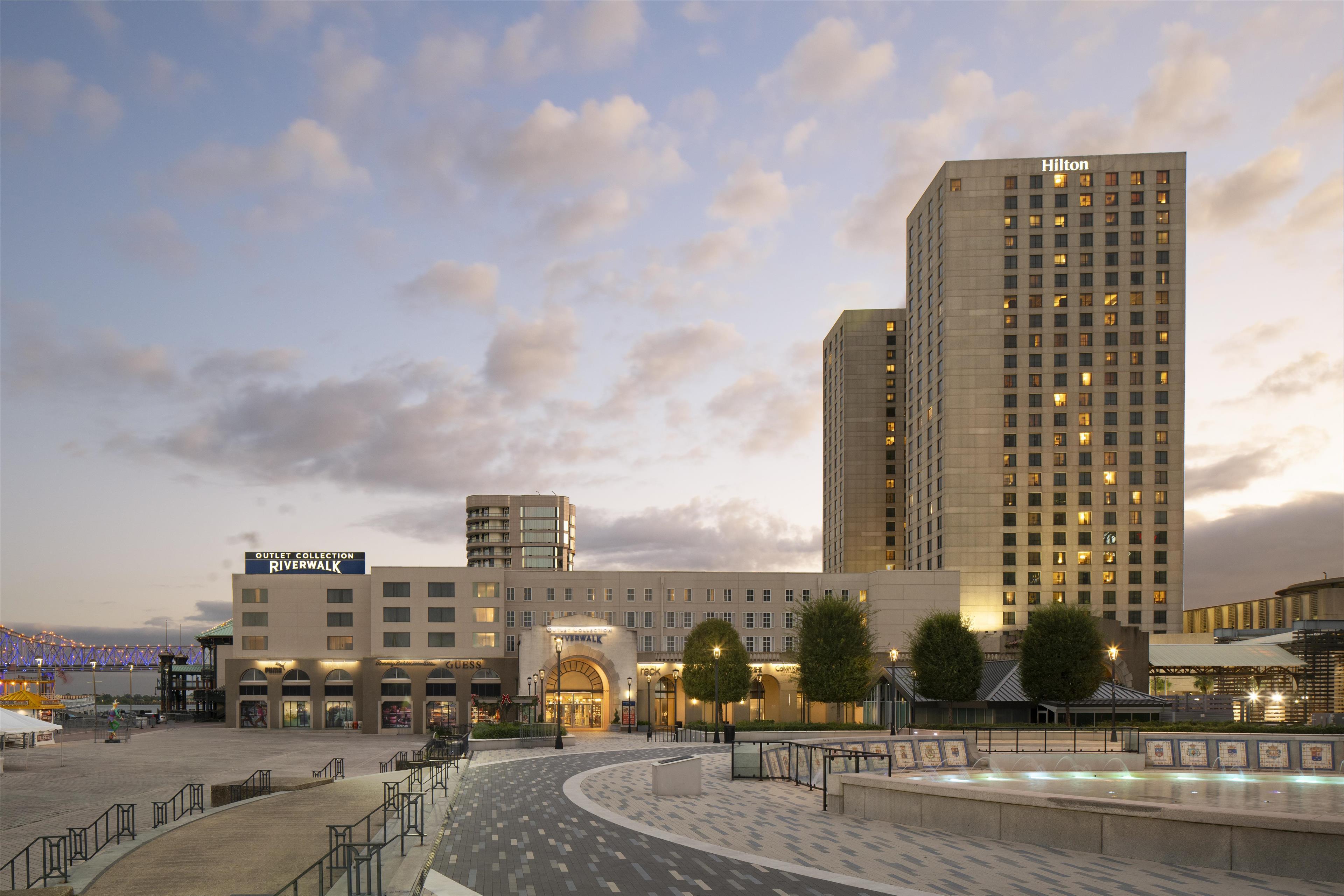 Stay in style at Hilton New Orleans Riverside