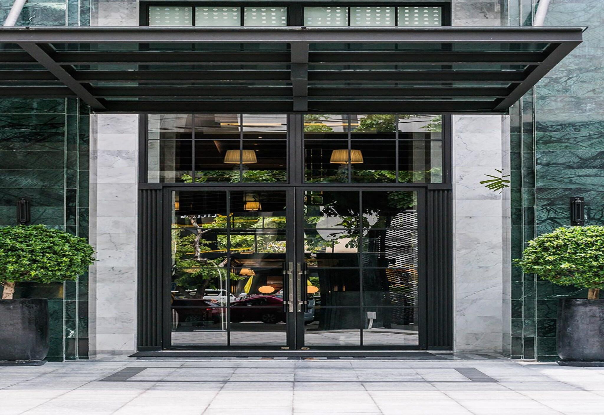 Stay in style at Akara Hotel