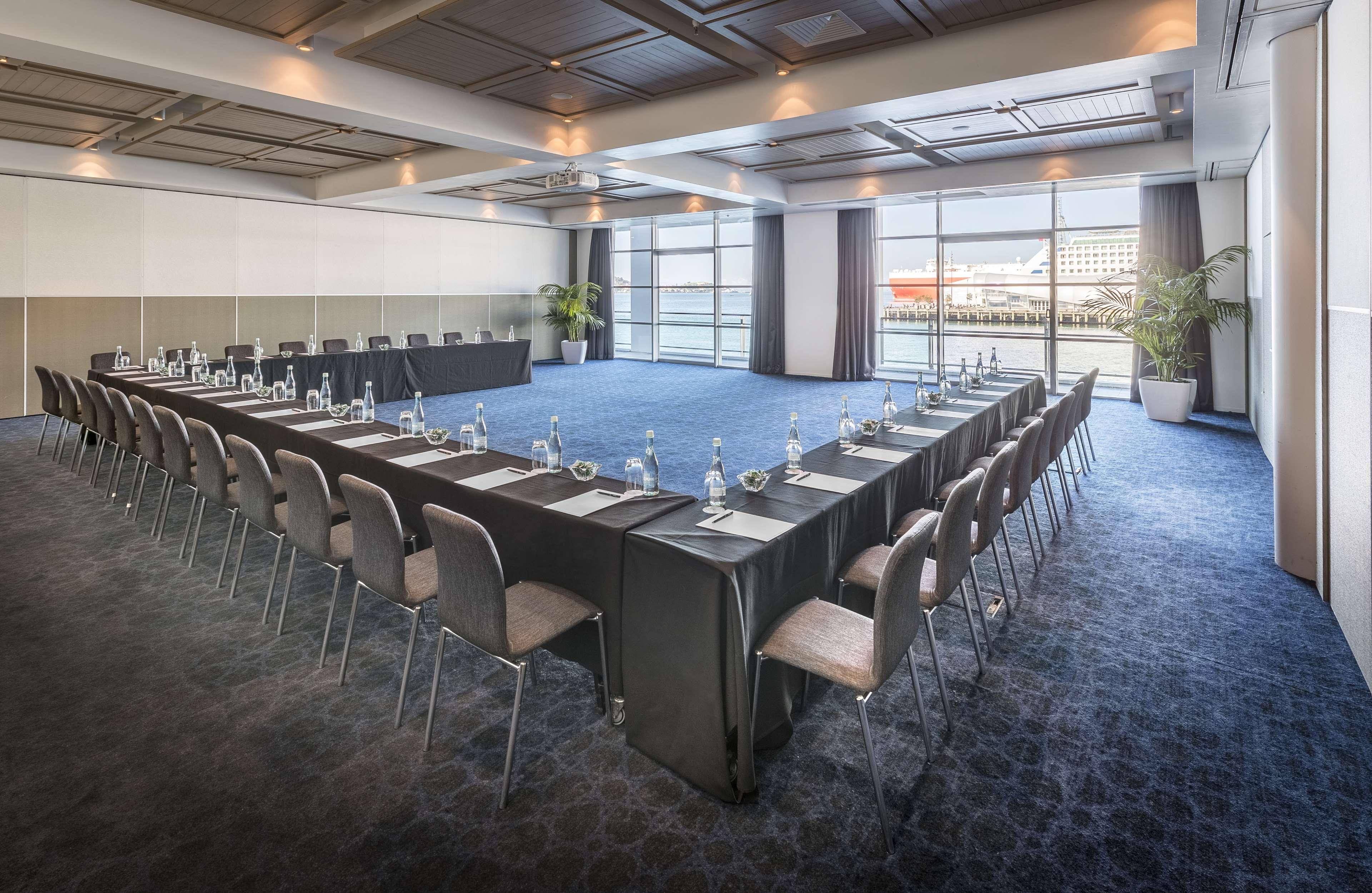 Stay in style at Hilton Auckland