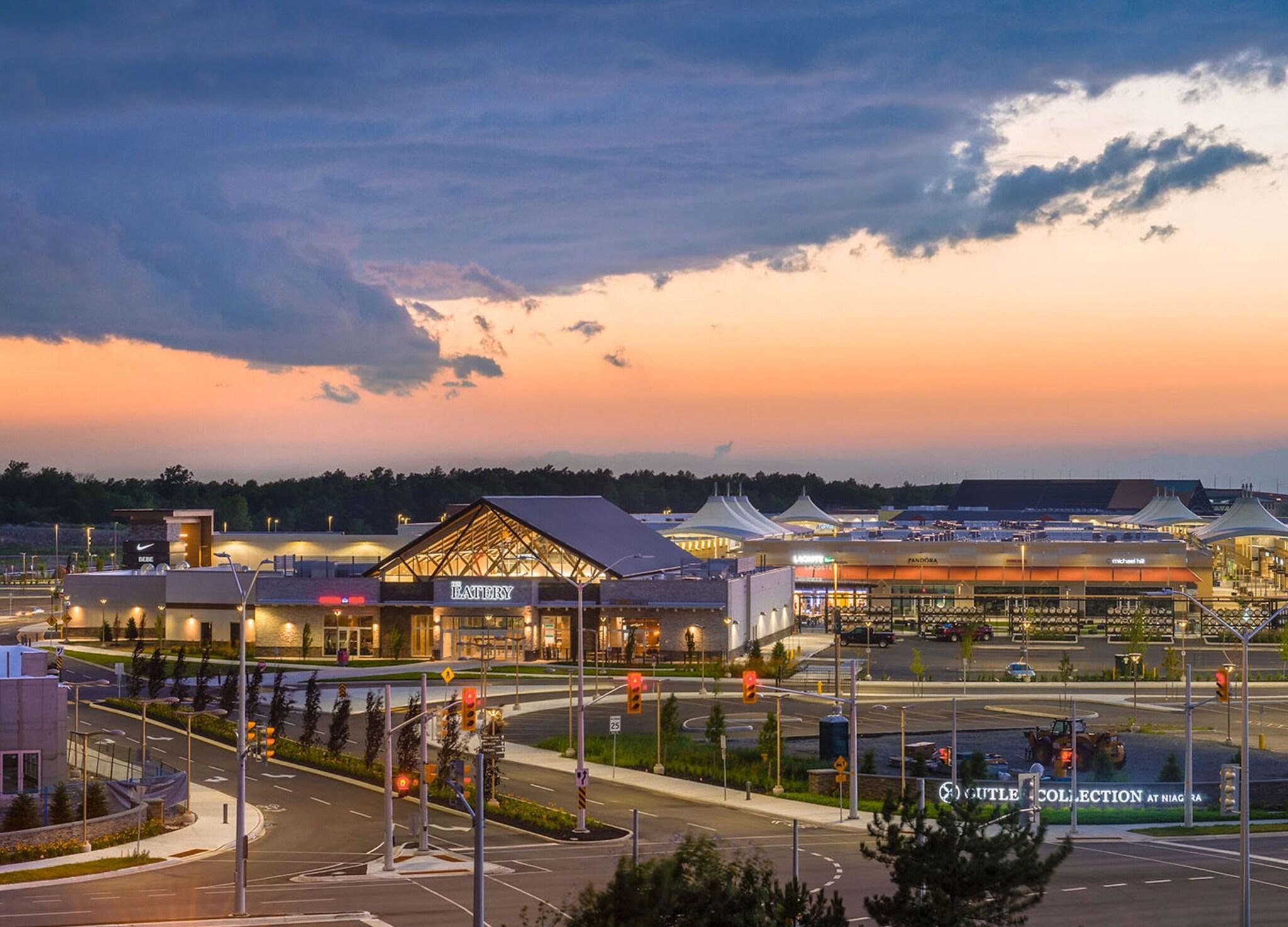 Stay in style at Sheraton Fallsview Hotel