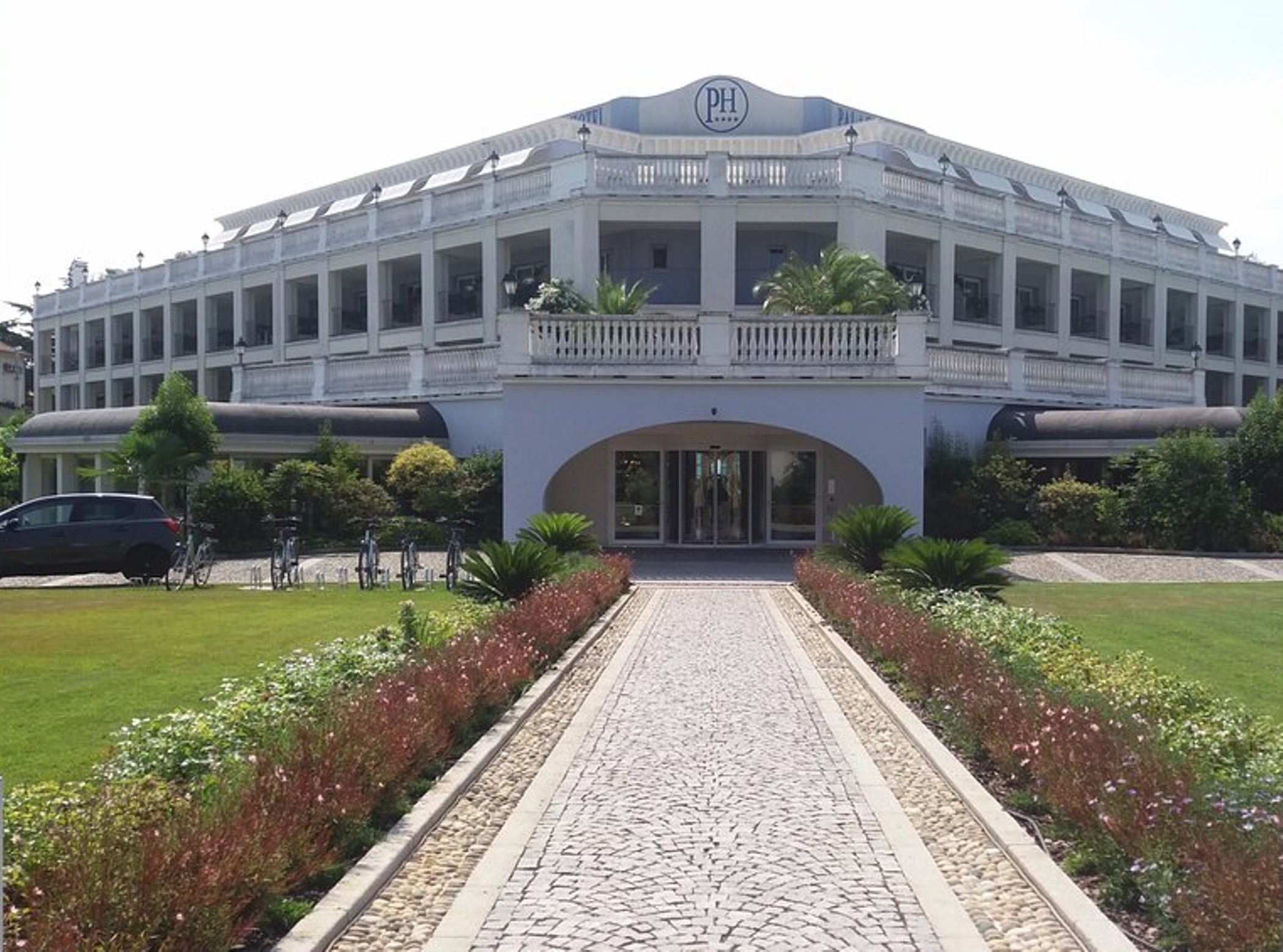 Stay in style at Palace Hotel Desenzano