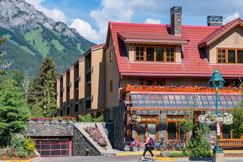Stay in style at Banff Ptarmigan Inn