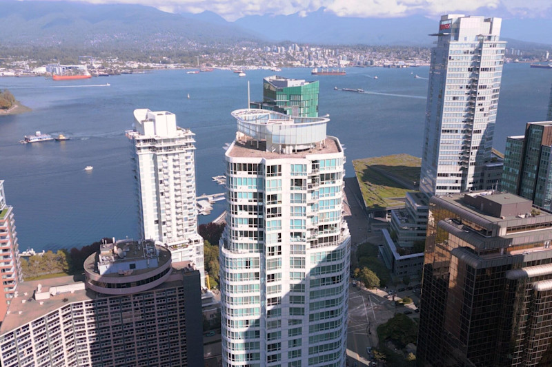 Stay in style at Marriott Pinnacle Downtown Vancouver