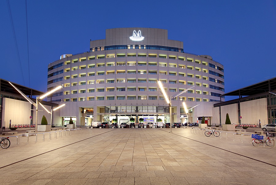 Stay in style at Eurostars Grand Marina Hotel