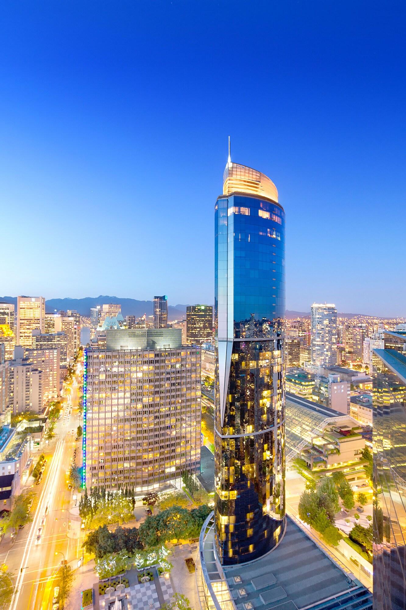 Stay in style at Sheraton Vancouver Wall Centre