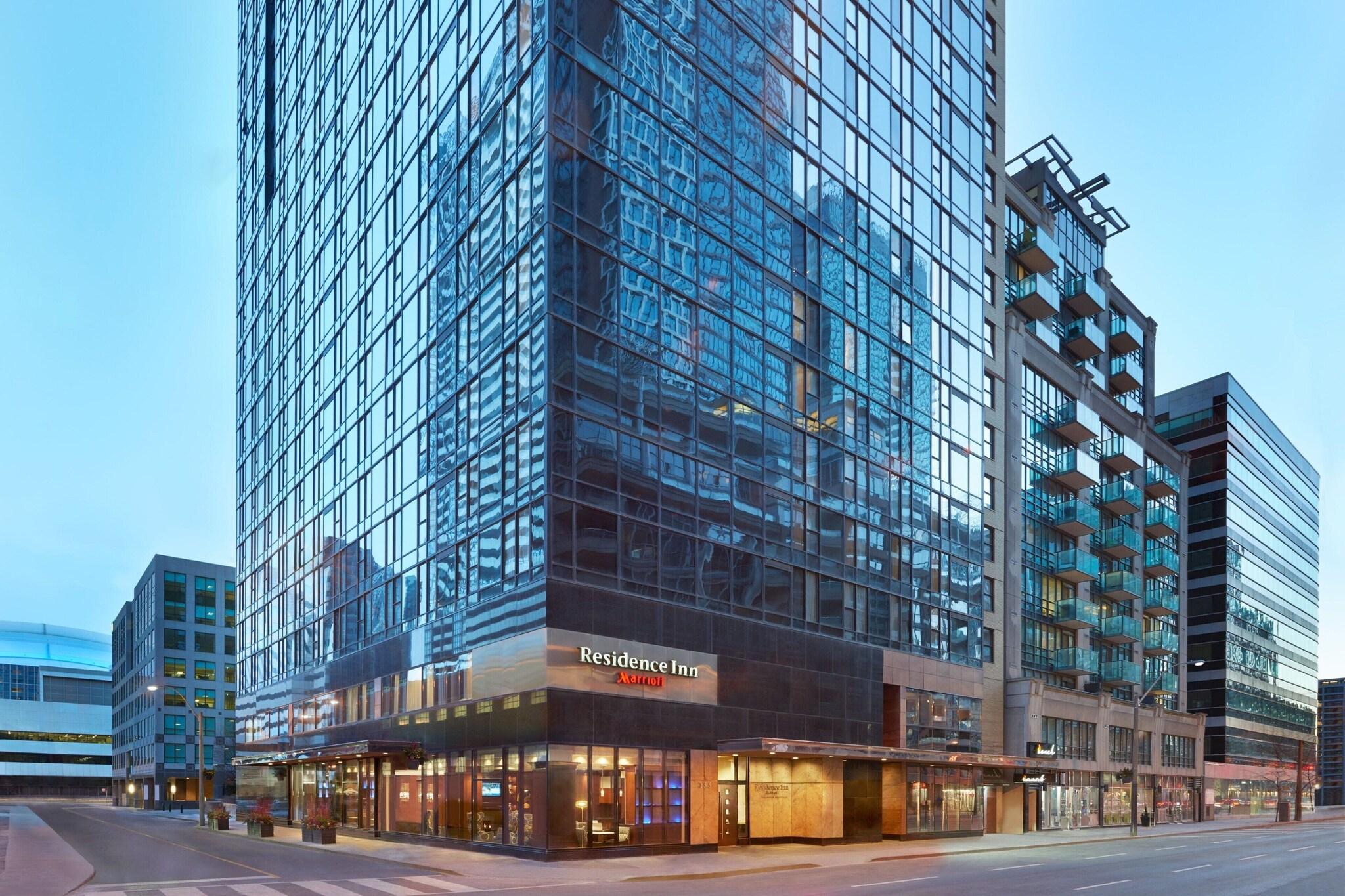 Stay in style at Residence Inn Toronto Downtown/Entertainment District