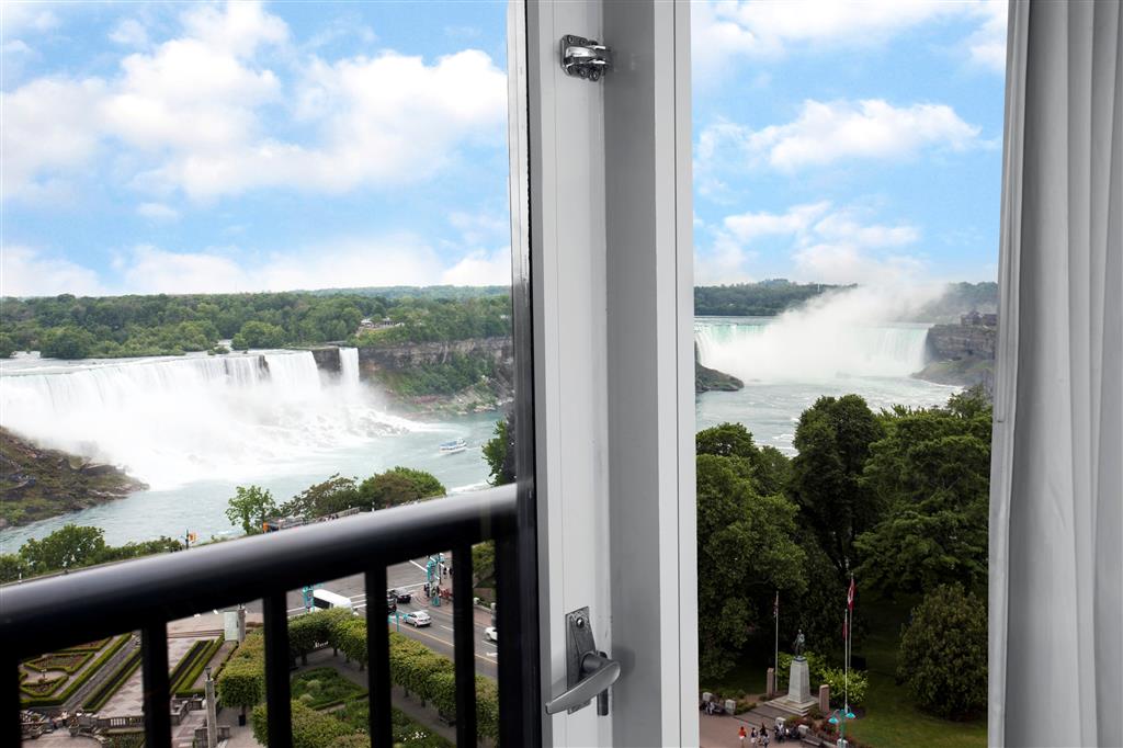 Stay in style at Sheraton Fallsview Hotel