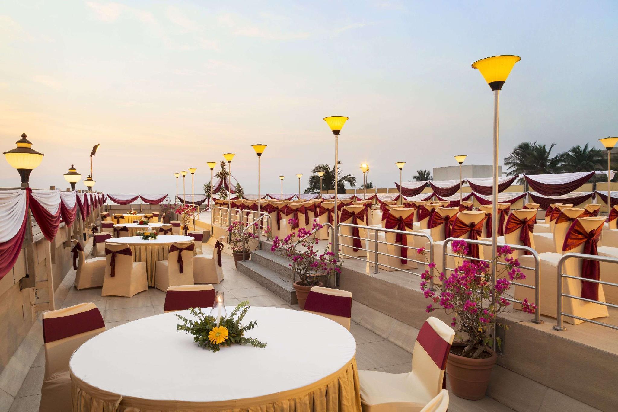 Stay in style at Ramada Plaza by Wyndham Palm Grove