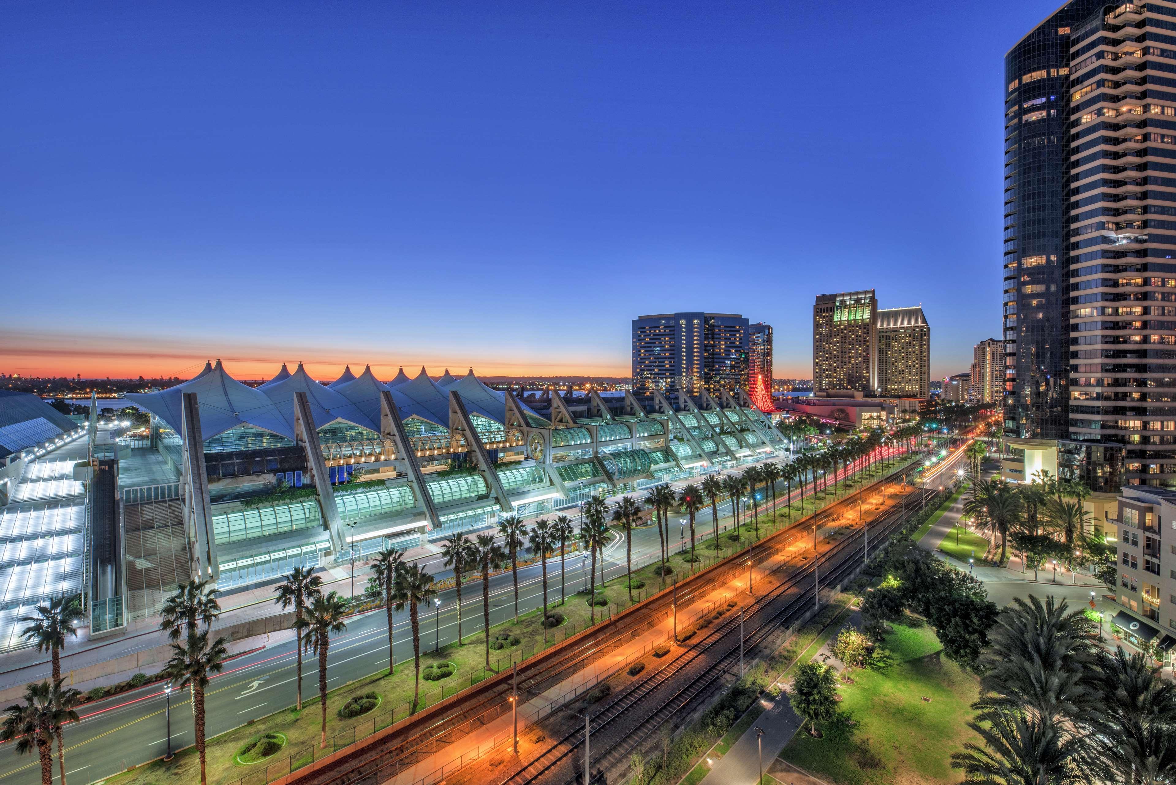 Stay in style at Hilton San Diego Gaslamp Quarter