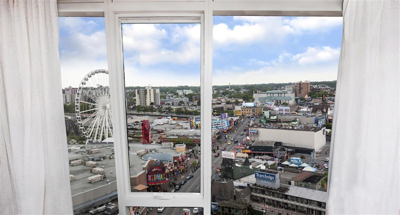 Stay in style at Sheraton Fallsview Hotel