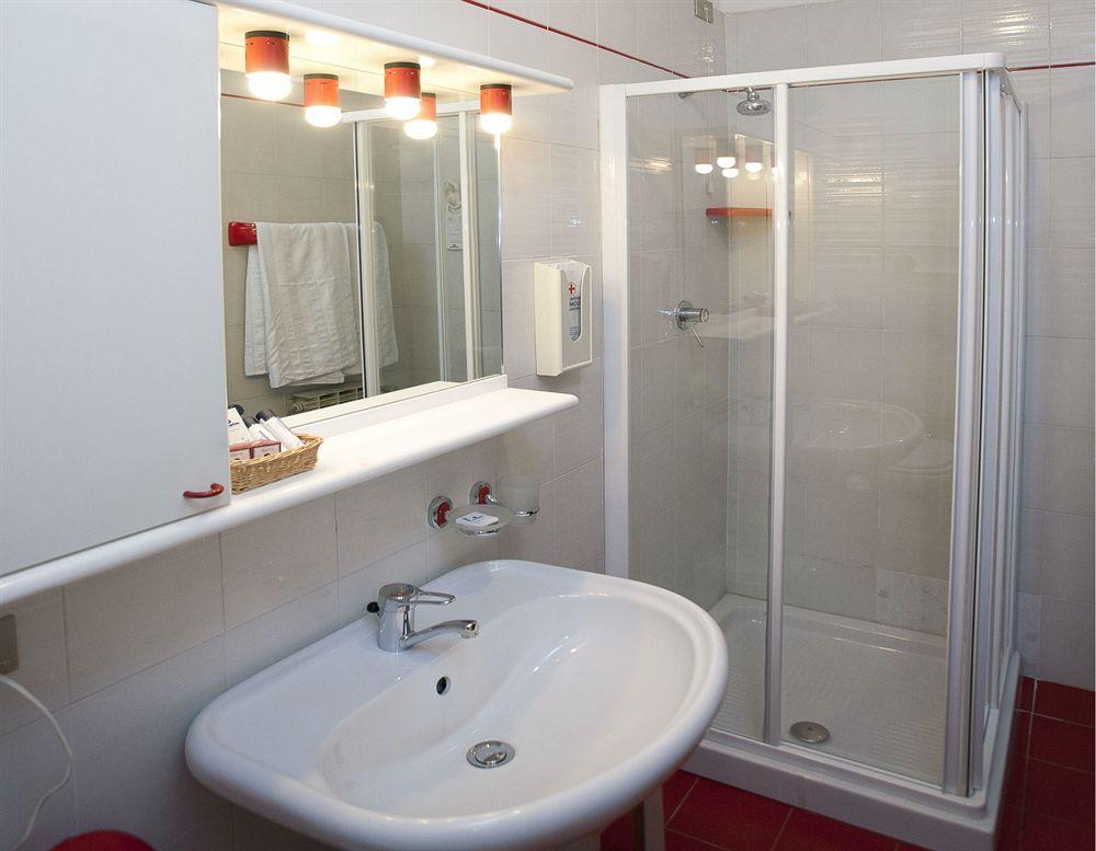 Stay in style at Hotel Du Parc Sirmione