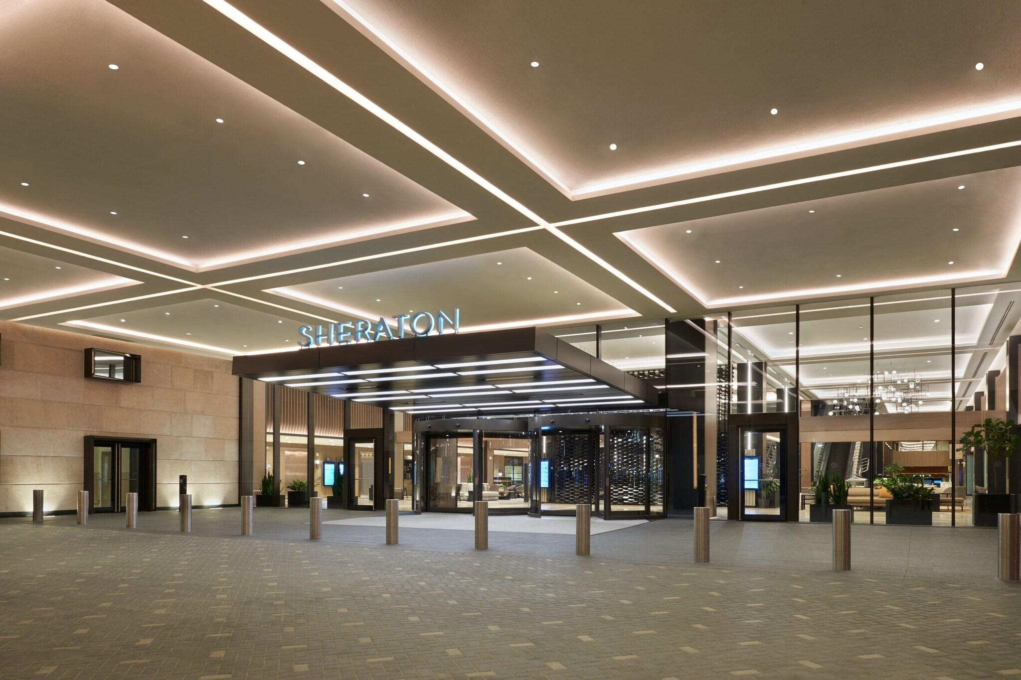 Stay in style at Sheraton Centre Toronto Hotel