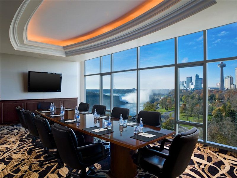 Stay in style at Sheraton Fallsview Hotel