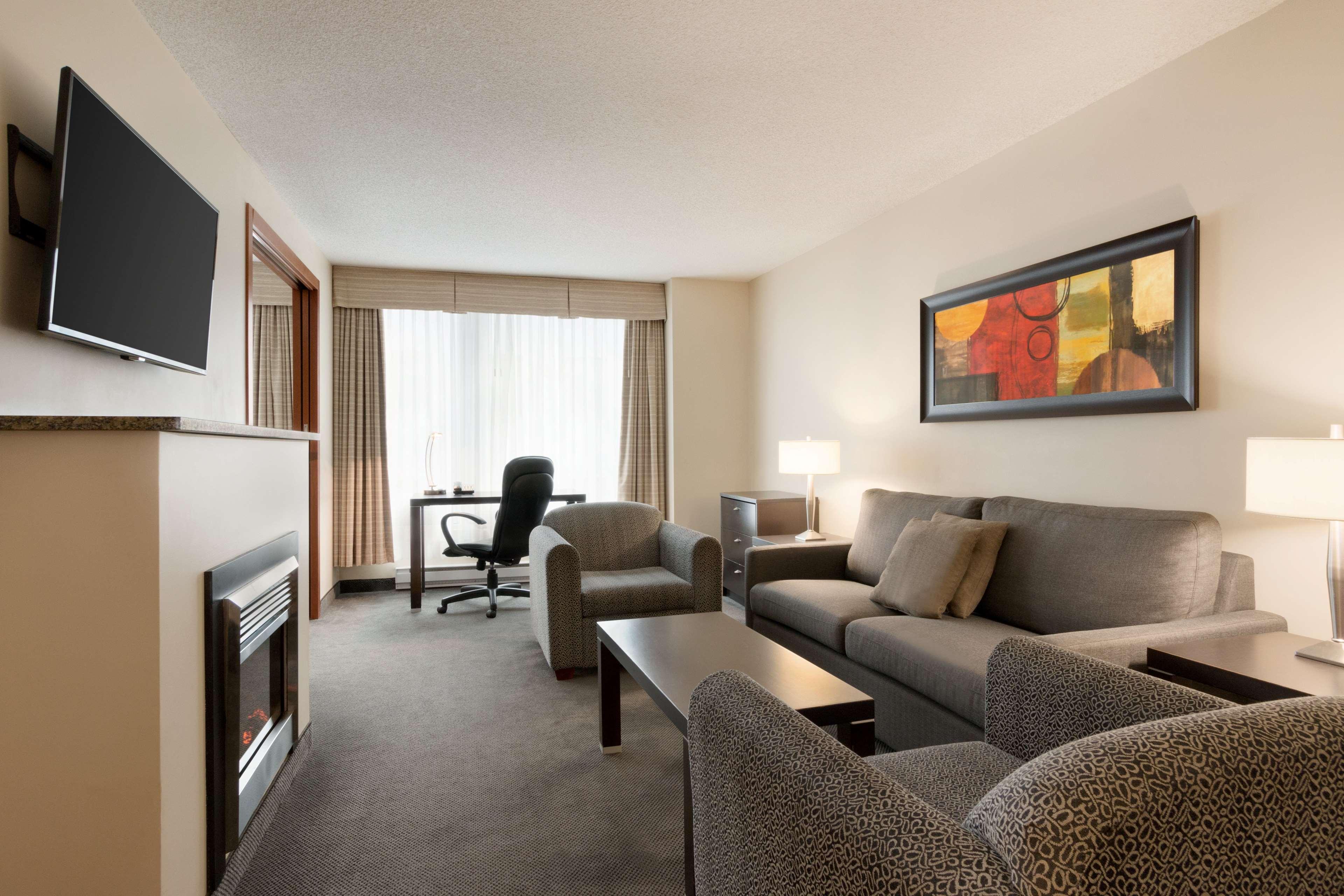 Stay in style at Embassy Suites by Hilton Montreal
