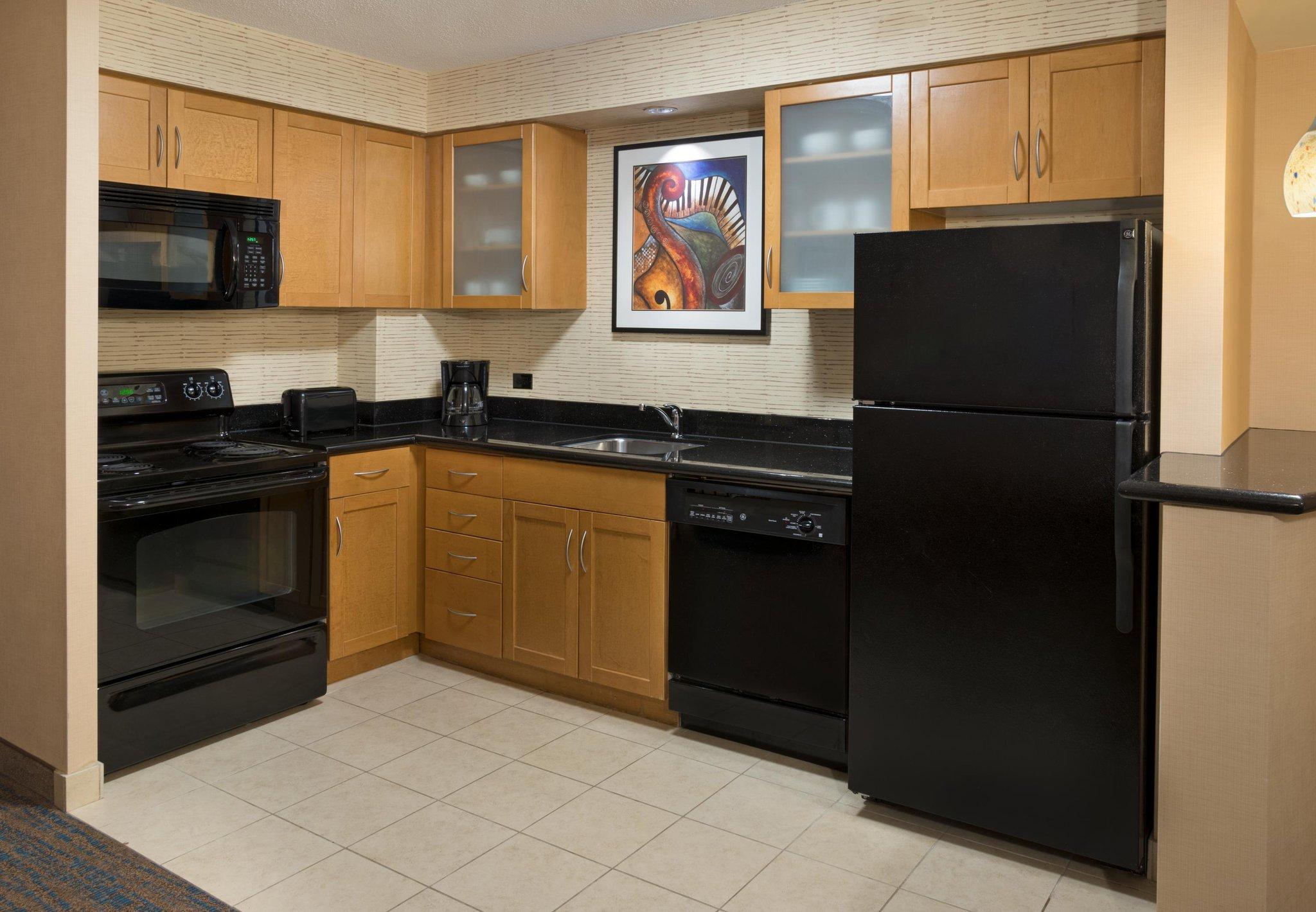 Stay in style at Residence Inn Toronto Downtown/Entertainment District