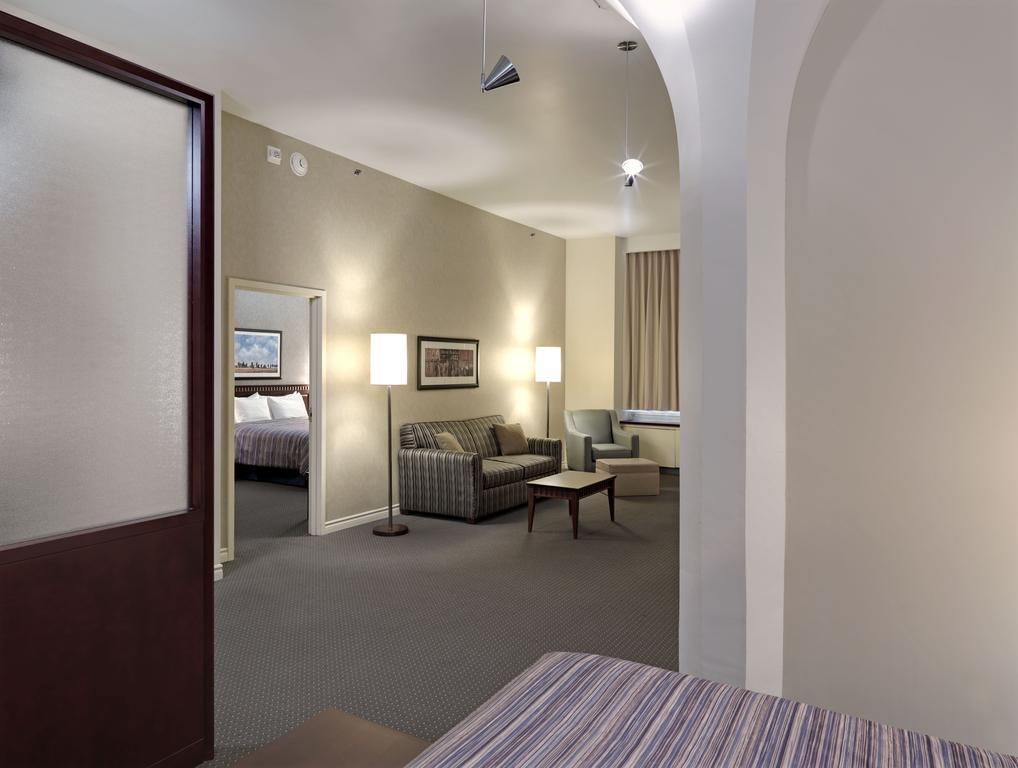 Stay in style at Le Square Phillips Hôtel & Suites