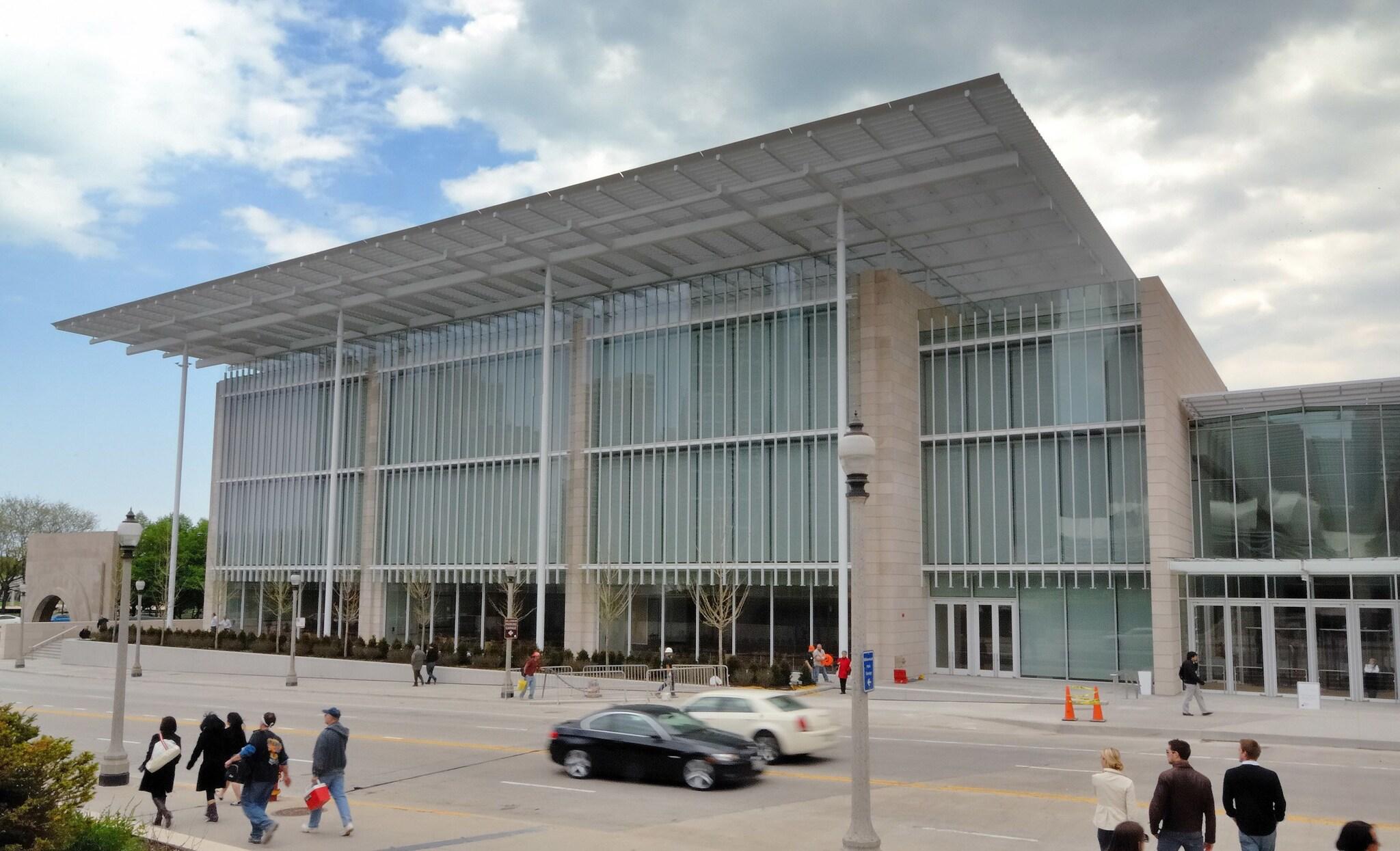 Stay in style at Hilton Chicago