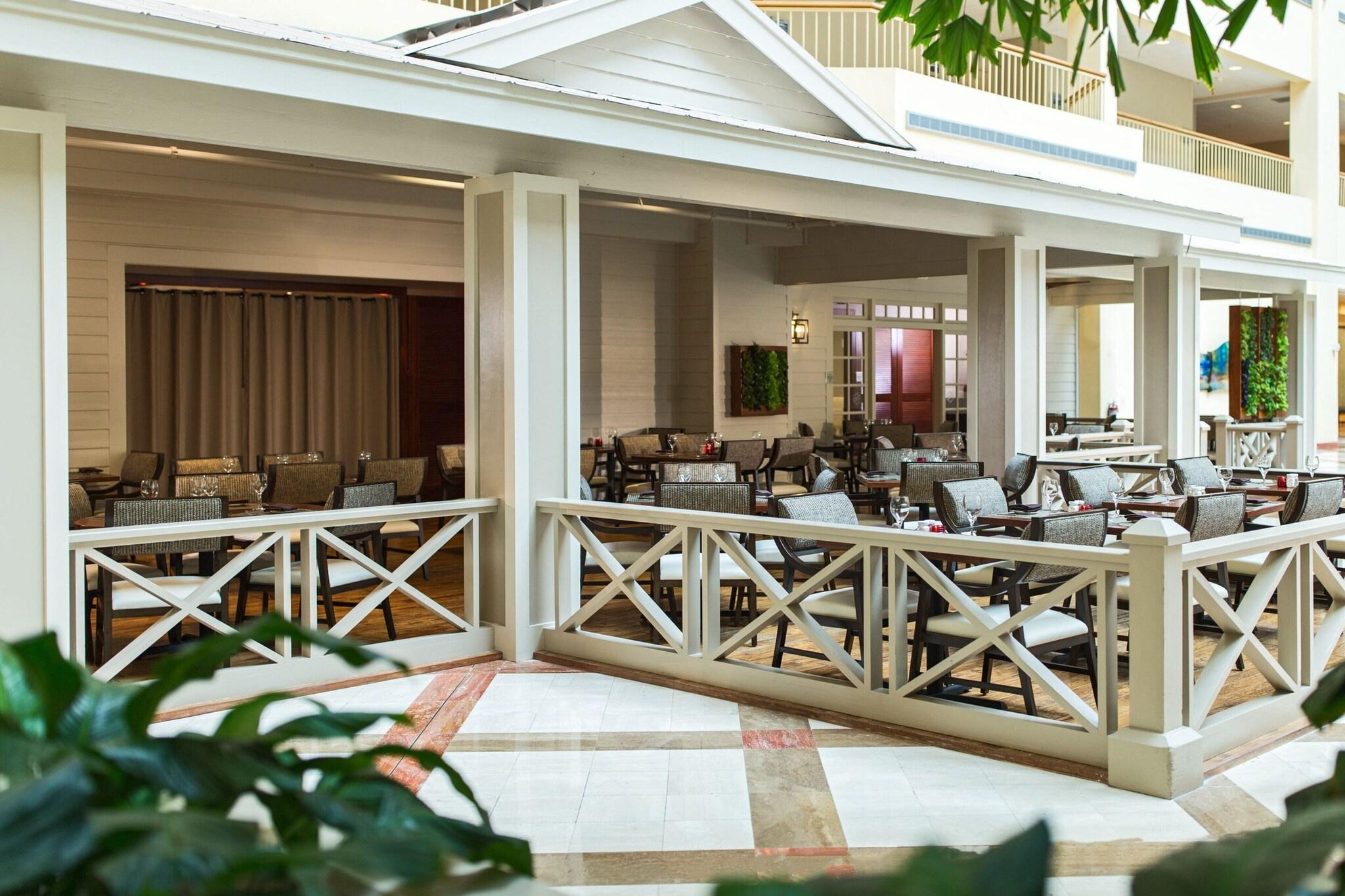 Stay in style at Renaissance Orlando Resort at SeaWorld