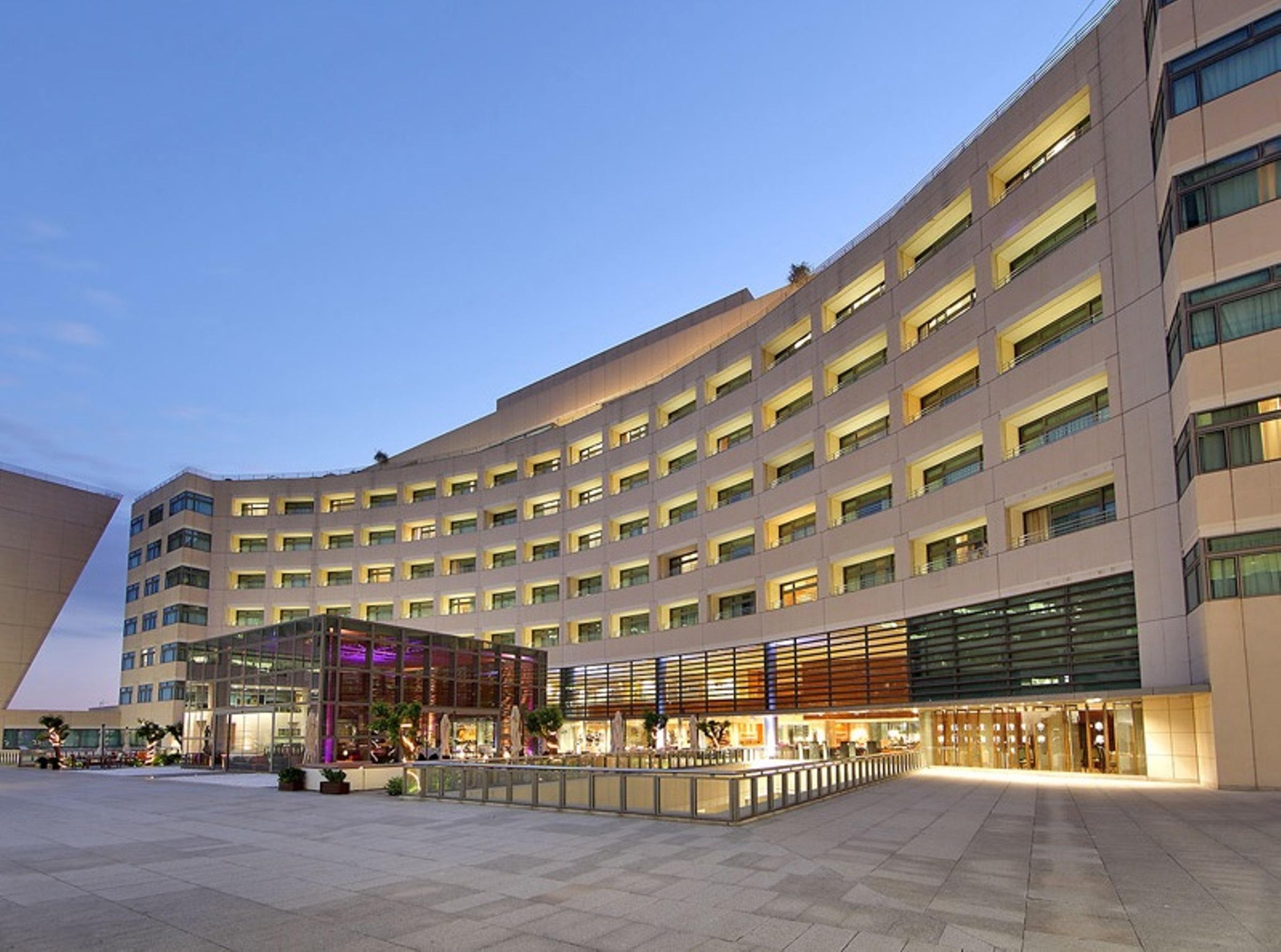 Stay in style at Eurostars Grand Marina Hotel