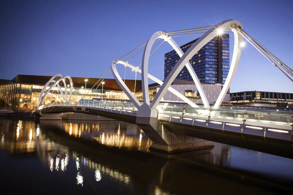 Stay in style at Pan Pacific Melbourne