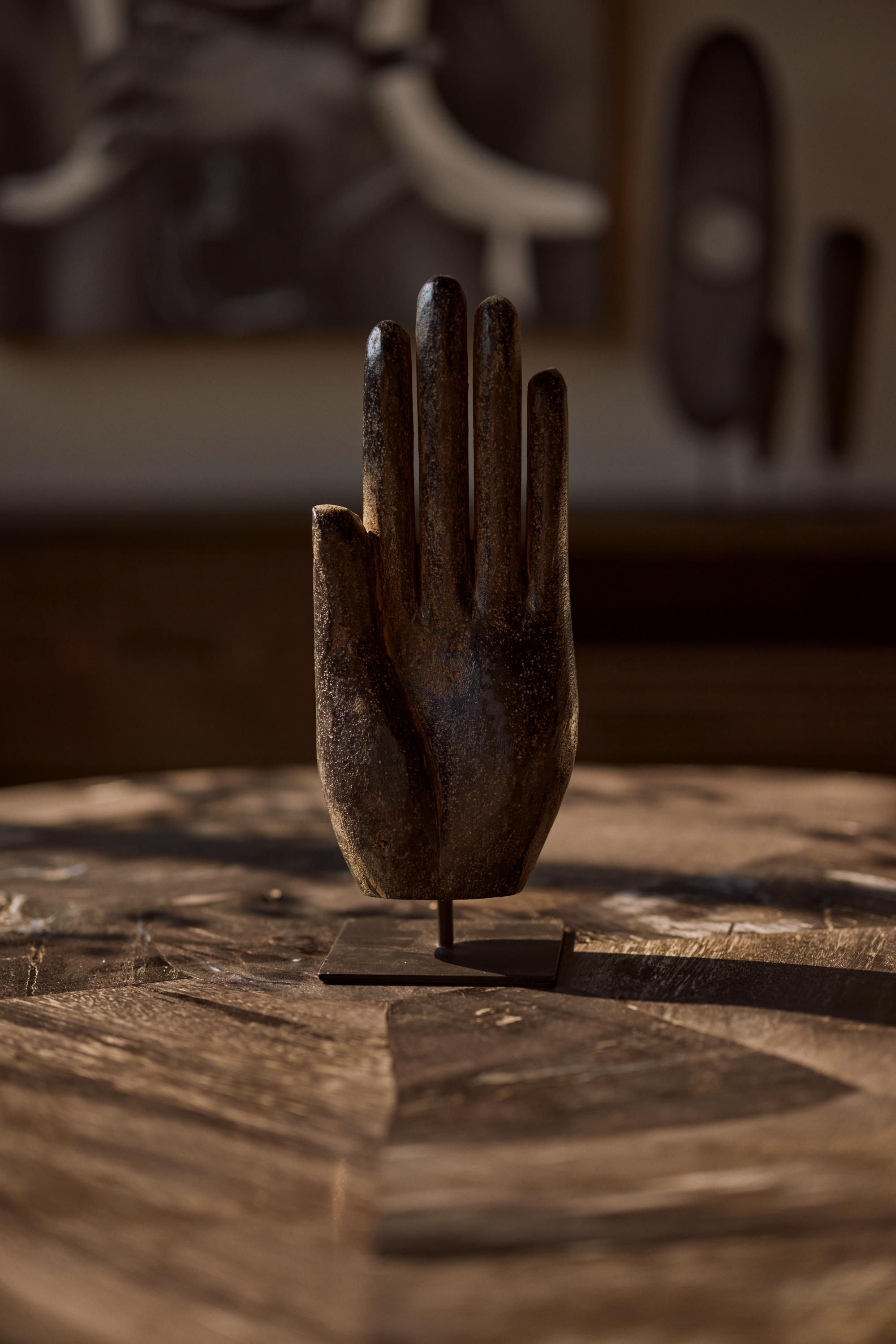 hand-buddha-on-stand2