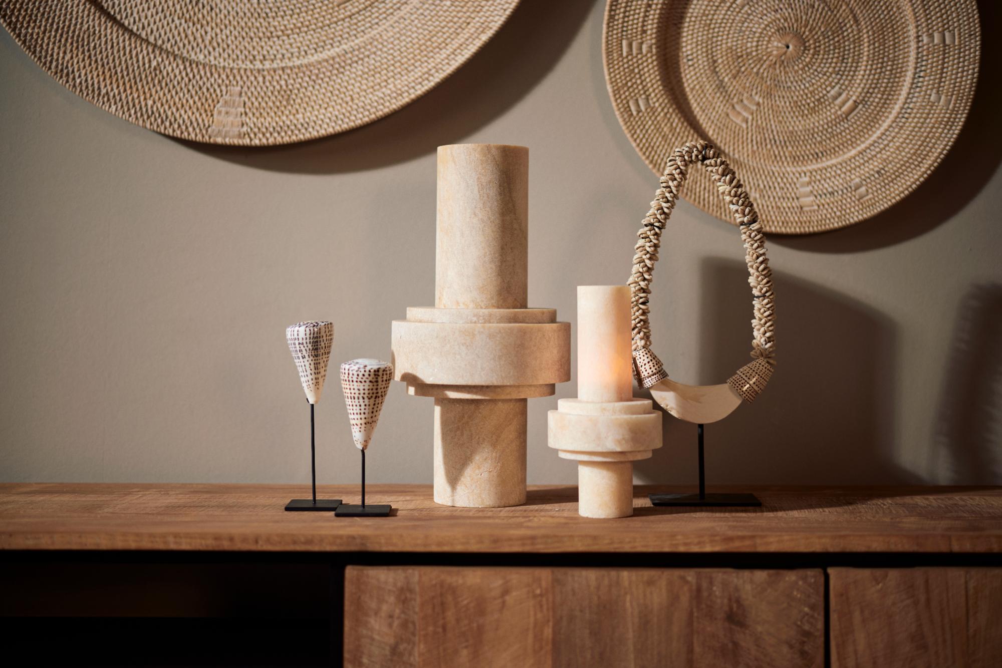 kiunga-shell-on-stand-besar