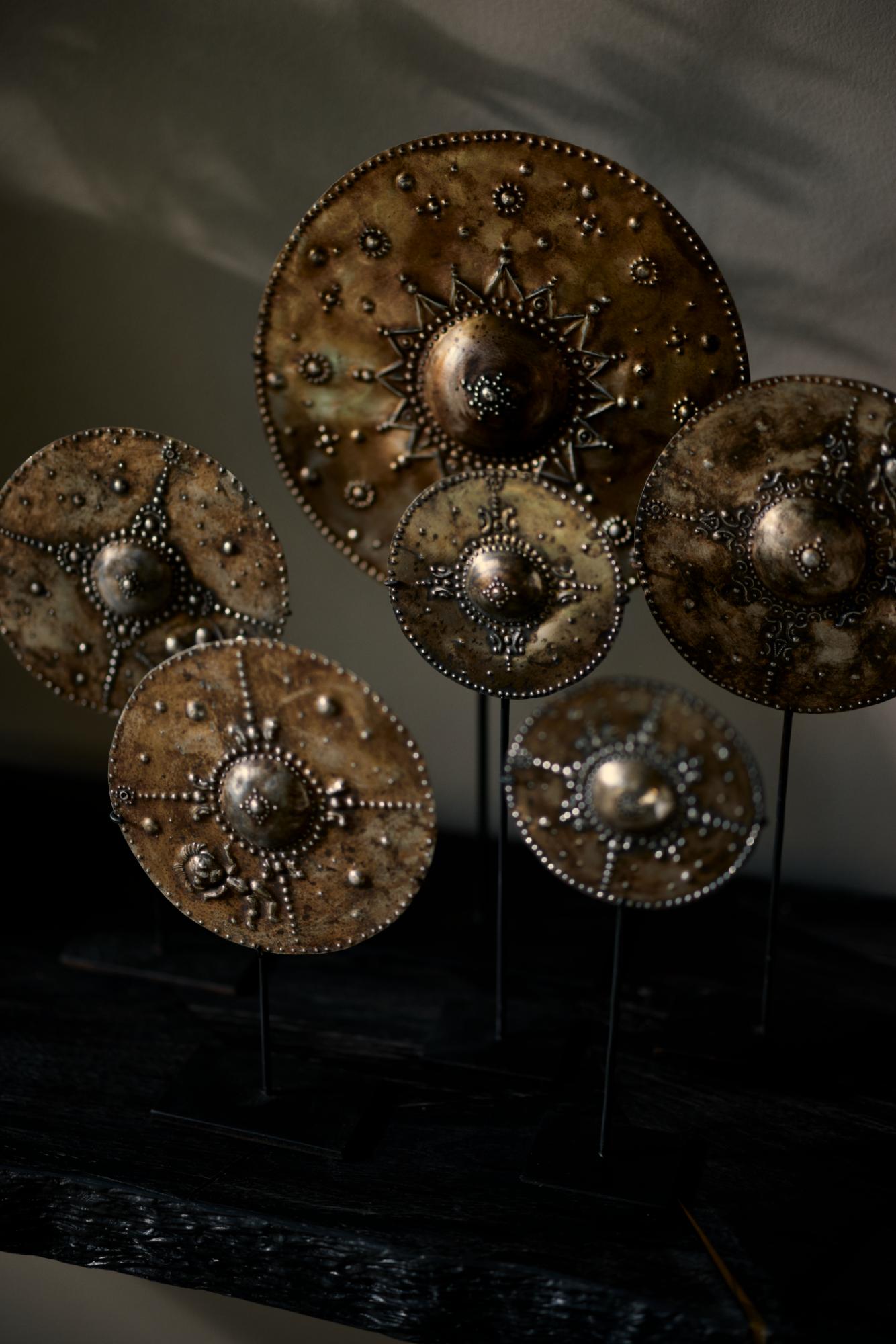 timor-moon-metal-on-stand3