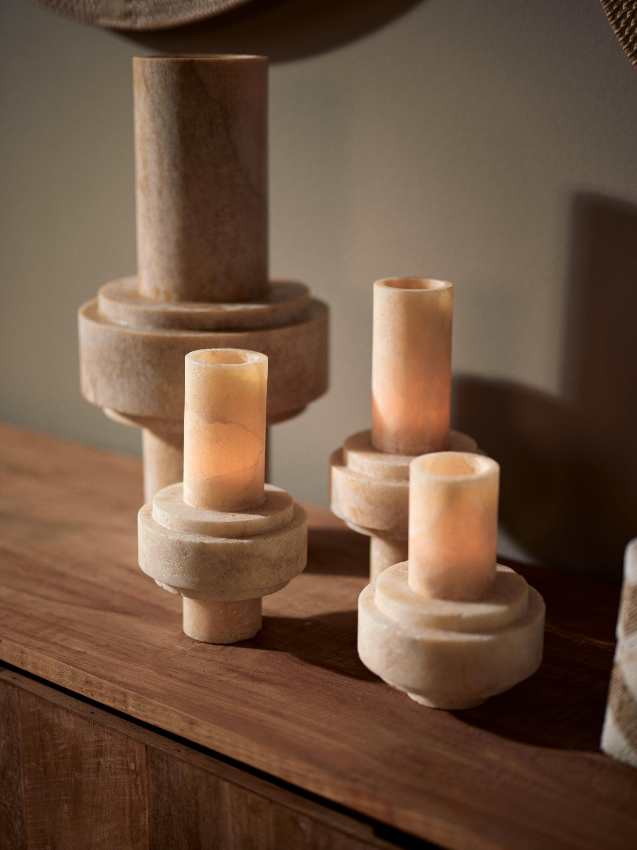 sawi-onyx-vase-sedang-cream