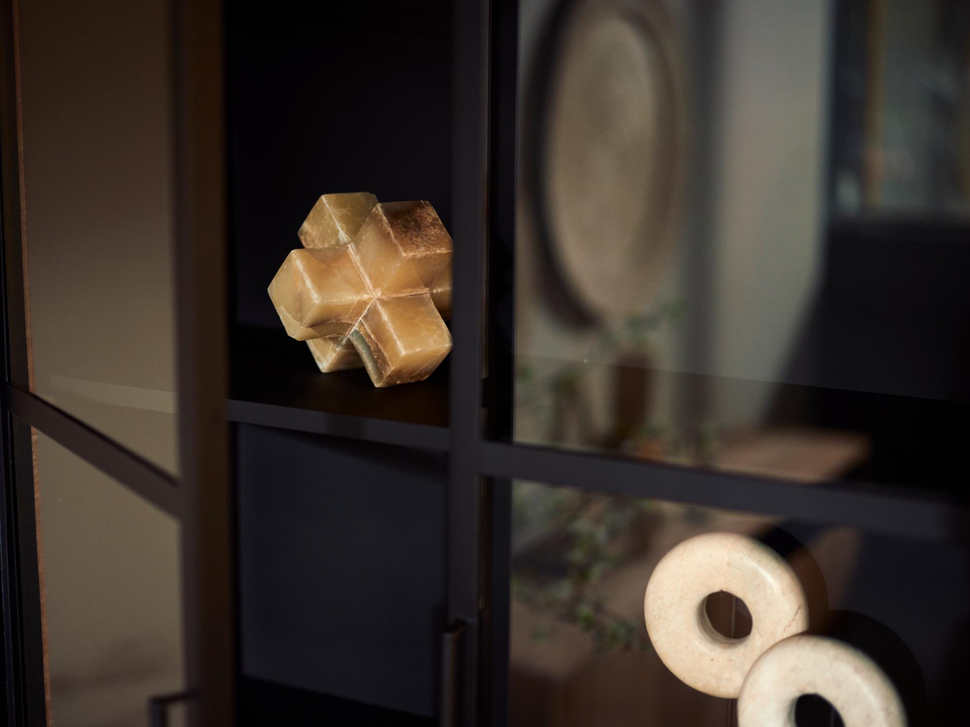 pariti-onyx-cross-deco-honey2