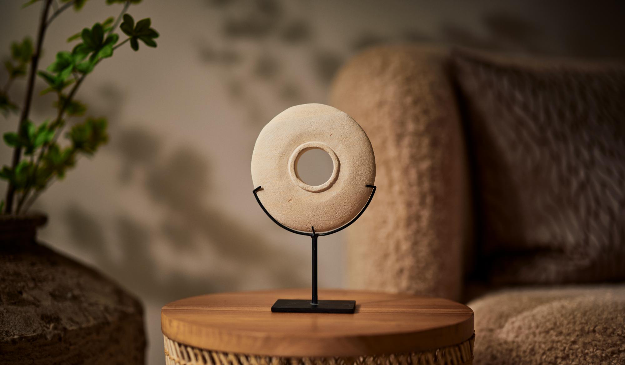 dobo-round-white-stone-on-stand2