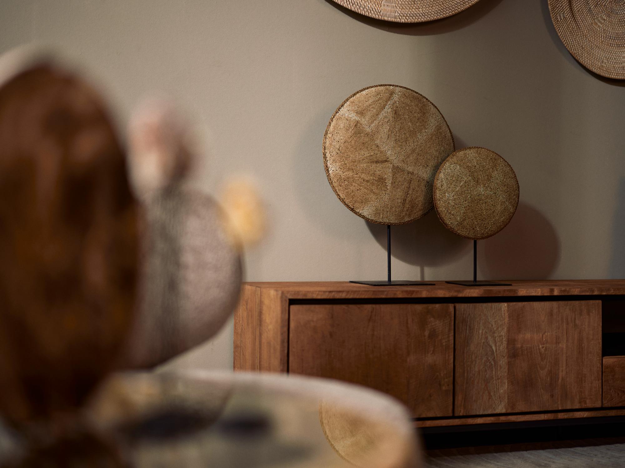 pasabe-ornament-on-stand2