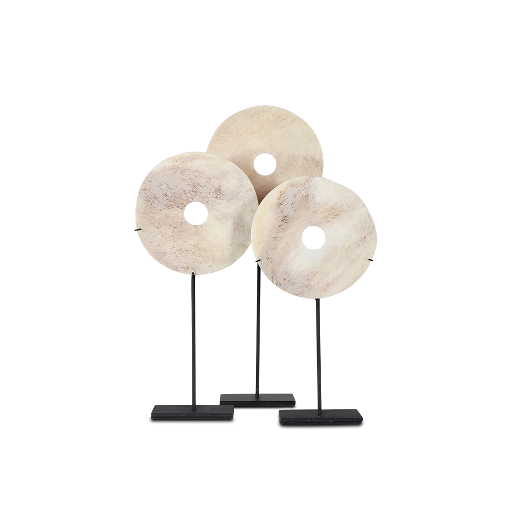 Rongi-bone-on-stand-white-set1