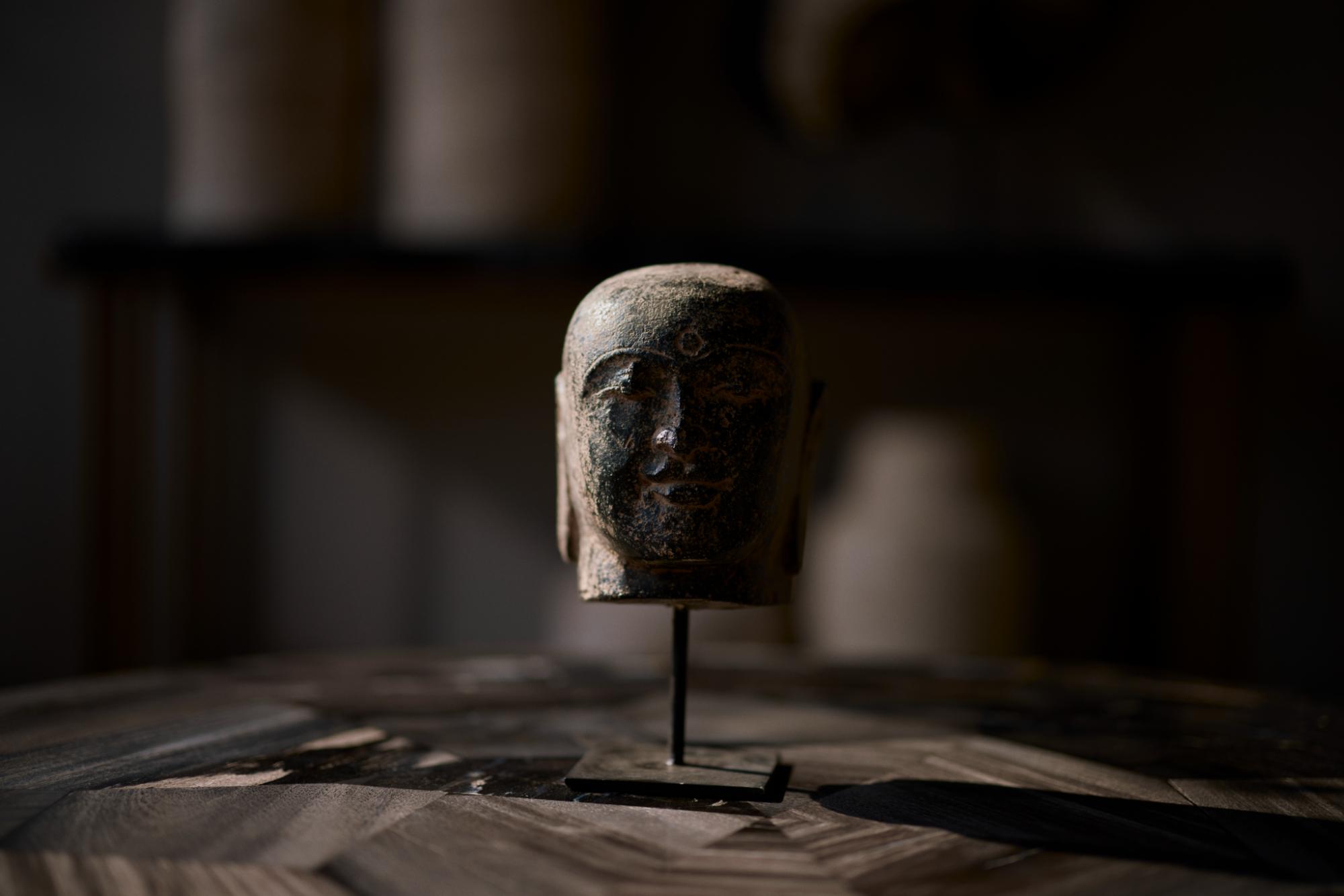 waru-buddha-head-on-stand2