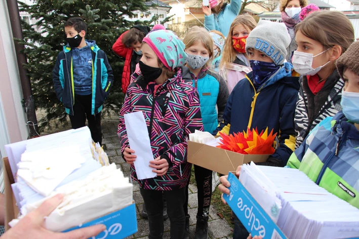 Gedanke zu Weihnachten: Mit etwas Selbstgestaltetem anderen eine Freude machen Gedanke zu Weihnachten: Mit etwas Selbstgestaltetem anderen eine Freude machen