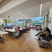 20251024 Aktuelle-Aktion Wer-sitzt-denn-da-im-Sitzungssaal 01