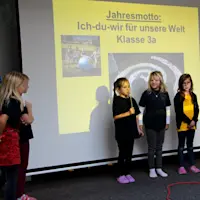 Schuljahresmotto 171006 1.Schulversammlung IMG 5070