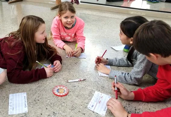 Spielstunde – zweite Runde Spielstunde – zweite Runde