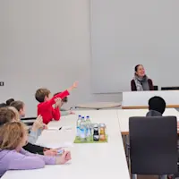 20251024 Aktuelle-Aktion Wer-sitzt-denn-da-im-Sitzungssaal 04