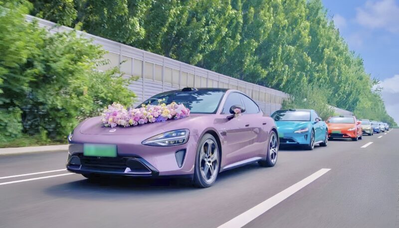 Xiaomi SU7 wedding crashers: fleet pile-up floods Chinese social media
