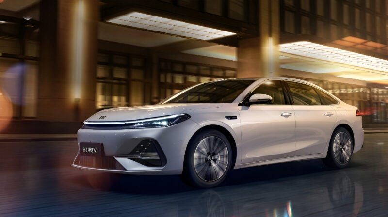 Geely Galaxy A7 EM-i PHEV official images: over 2,100 km total range