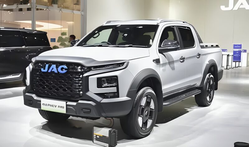 JAC Hunter PHEV Australian Edition makes global debut at 2025 Greater Bay Auto Show