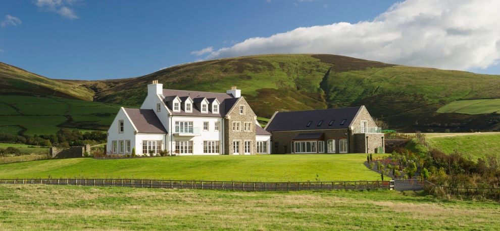 A house in the remote countryside
