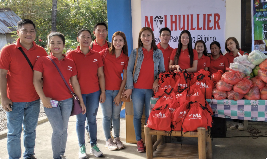 Regalo ni M Lhuillier para kay Lolo at Lola