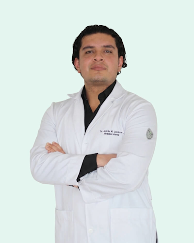 Fotografía de Dr. Andrés Marcelo Córdova López
