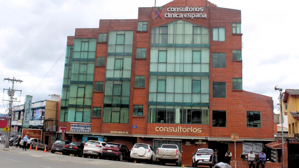 Parqueadero y Seguridad 24/7