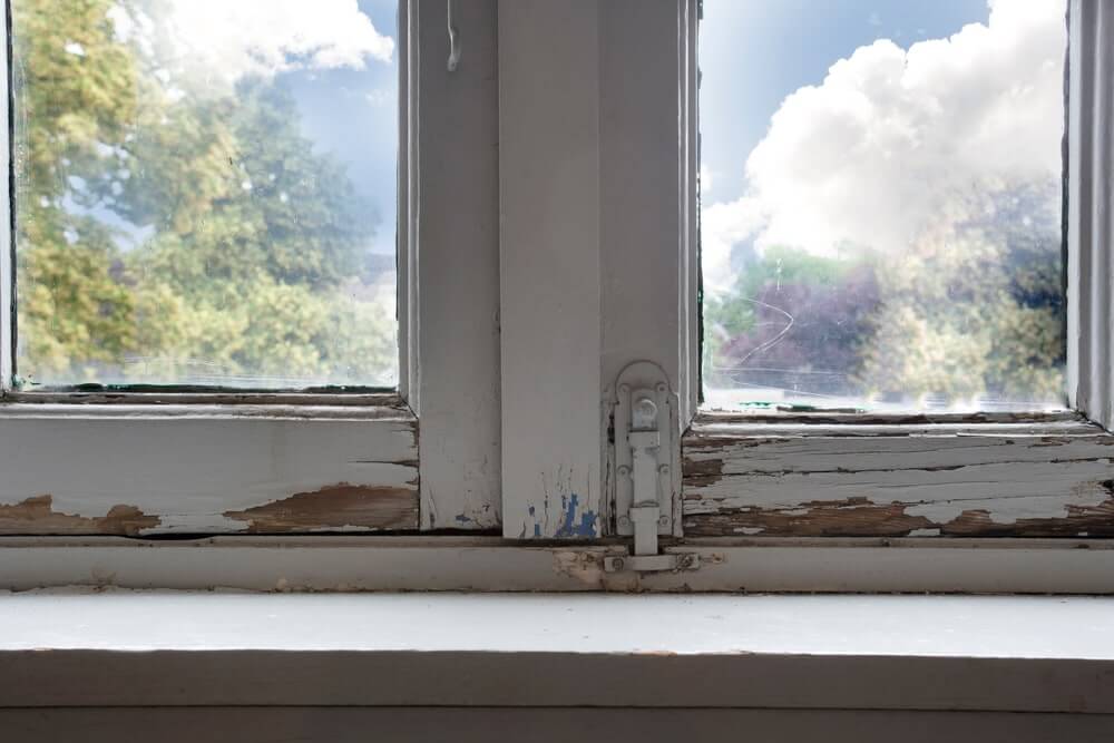 Common Signs of Wood Rot Around a Window